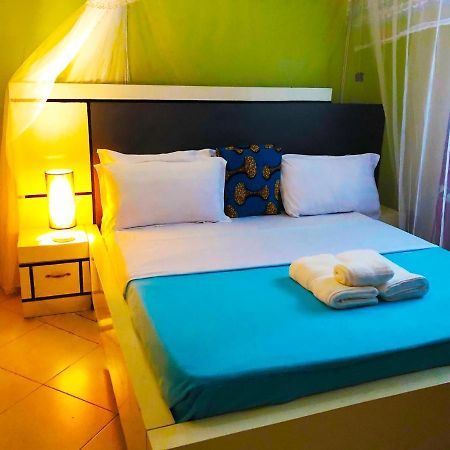 Airport Unique Hotel エンテベ エクステリア 写真